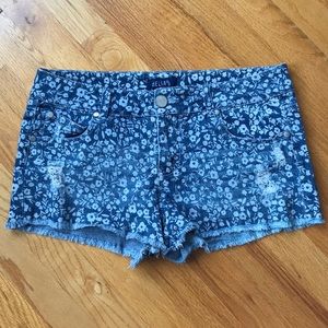 dELiA*s FLOWER JEANS SHORTS